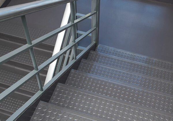 Distint-Designs-Stair-Treads-heavy-duty-radial